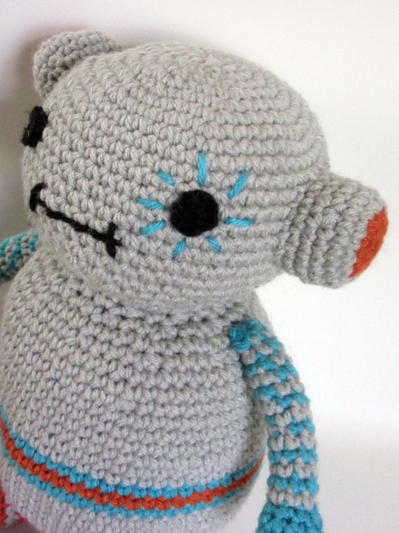 Crochet Stuffed Robot Amigurumi, stuffed robot, amigurumi animals, baby gift, stuffed animals, baby gift for boys, toddler gift, boy toddler image 2