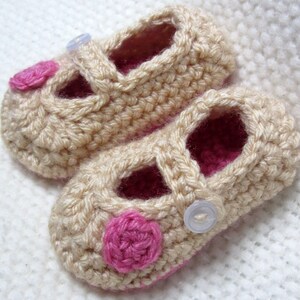 Crochet Mary Jane Baby Booties, crochet baby shoes, baby shoes girl, baby girl booties, mary jane baby shoes, baby gift, baby shower gift image 2