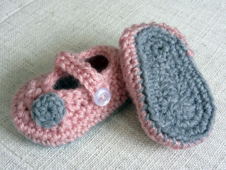 Crochet Mary Jane Baby Booties, crochet baby shoes, baby shoes girl, baby girl booties, mary jane baby shoes, baby gift, baby shower gift image 6