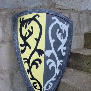 Grass crest shield Cosplay & Larp image 2