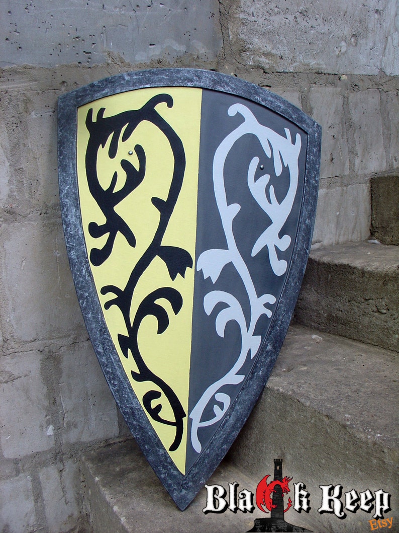 Grass crest shield Cosplay & Larp image 2