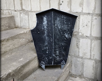 Orkish shield (Wooden cosplay prop)