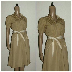 80s Khaki Cotton Dress Beige Uniform Style Size Small to Medium Retro Preppy A-Line Skirt Zipper Front Vintage Sporty Casual Day Dresses image 2