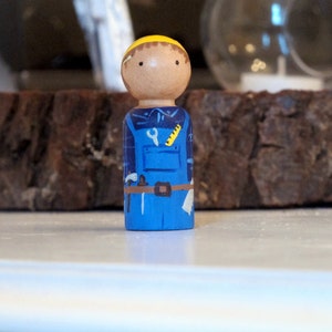 Builder Peg Doll * Montessori