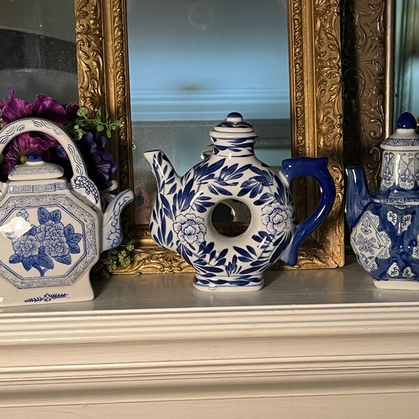 Small 1-2 cup Teapots in Elegant Blue and White