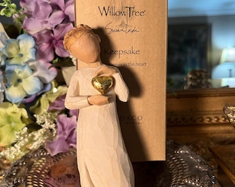 Small Vintage Willow Tree Figurine - "Keepsake"