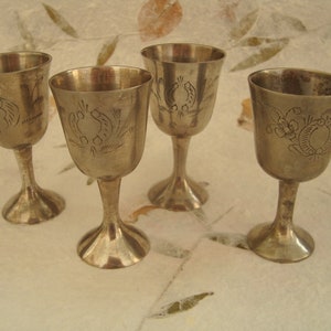 1 antiker Messing Kelch mit Blattmuster -Altar Werkzeug für Hexerei -perfekt für Hexen, Heiden und Wiccas