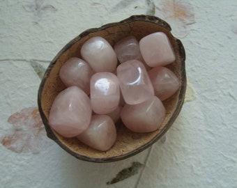 1 pc tumbled rose quartz crystal - tool for witchcraft - perfect for witches, pagans and wiccans