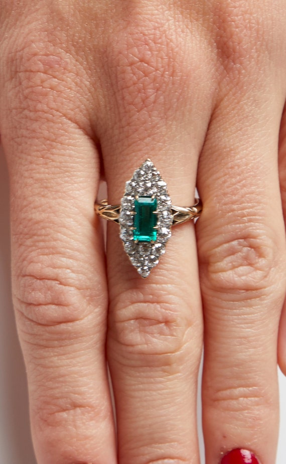 Exceptional Victorian Emerald and Diamond Navette… - image 2