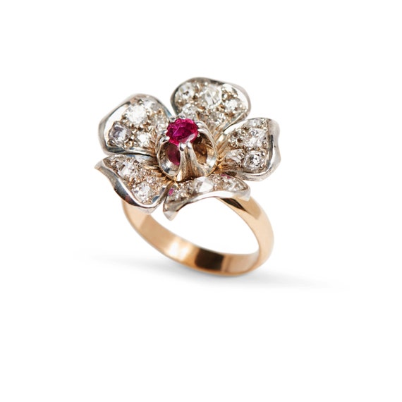 Antique Diamond and Ruby Flower Ring - image 7