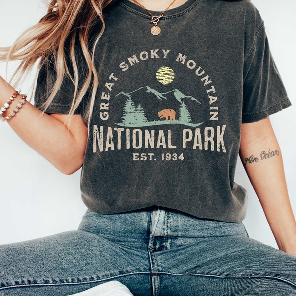 Great Smoky Mountain National Park Retro Tee, Camping, Hiking, Outdoors, Oversized, Vintage, Comfy, Comfort Color Tshirt, Spring Clothing