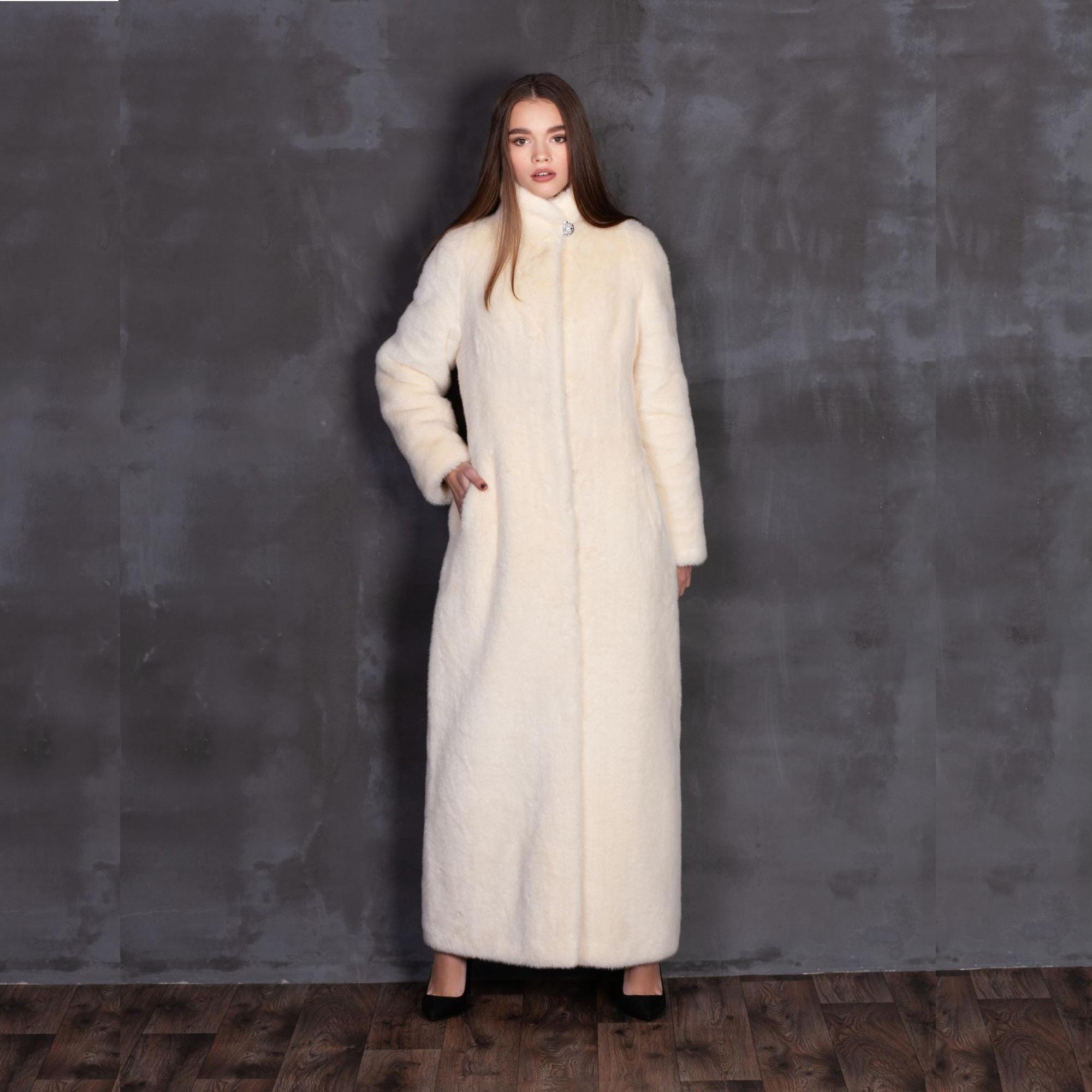 Finelylove long fur coat ni+ke sweatpants for women cropped shac 並行輸入品 Savannah Long Length Vegan Fur Coat | Noize