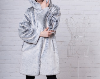 XXL Chinchilla Faux Fur Coat – Women's Vegan Fluffy Coat