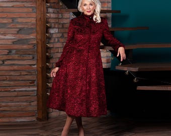 Abrigo de piel sintética - Abrigo de piel sintética rojo para mujeres mayores de 50 años - Elegante gabardina de terciopelo ecológico de lujo - Gabardina vintage - Abrigo de piel burdeos