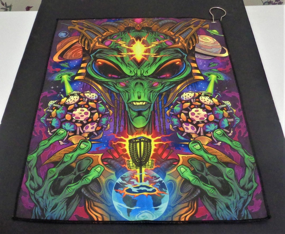 New Disc Golf Art Towel. Aliens 18" X 20" - Etsy