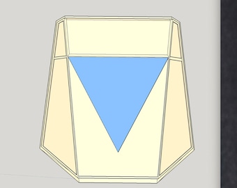 Op de afbeelding: Een geometrisch, veelzijdig, lichtgeel frame met een lichtblauwe driehoek in het midden.