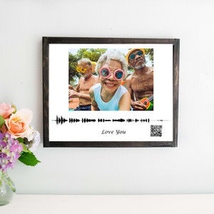 Voice Recording Gift, qr Code Sign to hear loved ones voice print, Custom voice mail soundwave sign,  In Loving Memory Photo soundwave art,