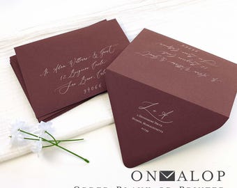 Sobres de boda color burdeos, en blanco o personalizados con direcciones (paquete de 25)
