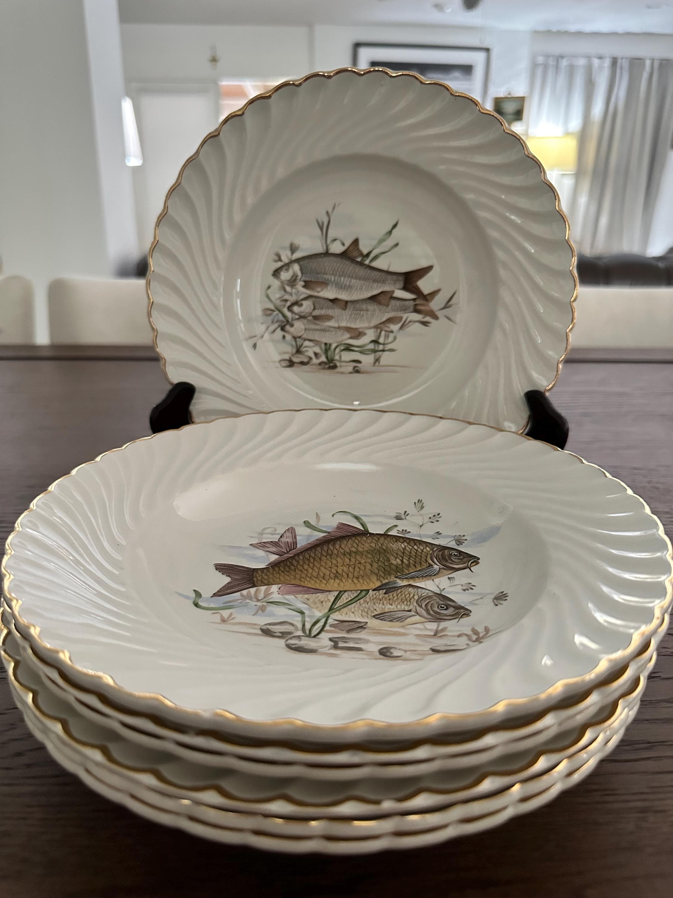 ルネヴィル陶器製スープ皿（デイジー装飾）、1900年頃 アンティーク