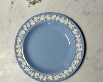 ブルーエンボス加工ウェッジウッド クイーンズウェア プレート 3枚