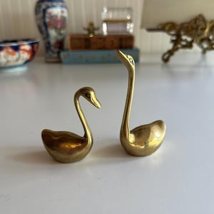 Small Pair of Vintage Brass Swan Figurines – Mid-Century Brass Swans, 3.5&quot; & 2.5&quot;