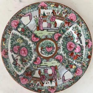 Vintage 10.25&quot; Rose Medallion Porcelain Plate – Hand-Painted Famille Rose