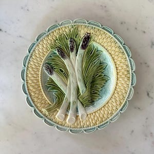 Antique French Majolica Asparagus Plate 9.25&quot; Diameter, Late 1800s