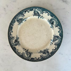 Antique French Faïence Plate – “La Vallière” by Saint-Amand et Hamage – Teal Transferware, Late 19th/Early 20th Century