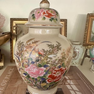 Vintage Chinese Ginger Jar with Lid, Hand-Painted Florals and Gilt Accents, 8&quot; Tall