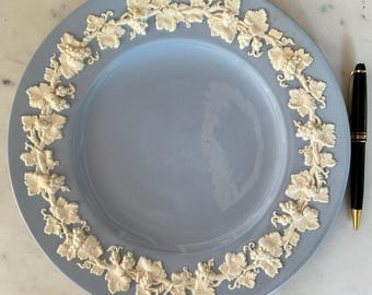 ブルーエンボス加工ウェッジウッド クイーンズウェア プレート 3枚