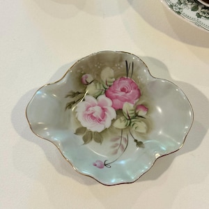 Vintage Lefton China Dish – Hand-Painted Pink Rose Bowl with Scalloped Edge and Gold Trim