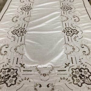 Large Vintage Tablecloth 12 Matching Napkins Embroidered Cutwork free shipping