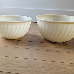 Vintage Fire King Bowl - Fire King ivory Swirl Mixing Bowl by Anchor Hocking