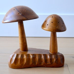 Vintage Wood Mushroom Hors-d’œuvre Holders
