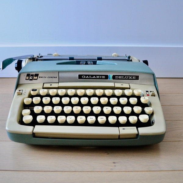 Working typewriter Smith-Conora  Galaxie Deluxe vintage manual typewriter