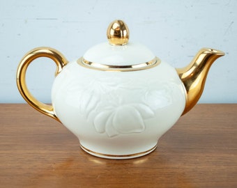 Magnifique théière de Continental Kilns pour votre thé de la journée