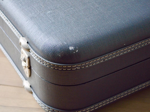 Vintage 60's Mod blue Suitcase Luggage - image 8