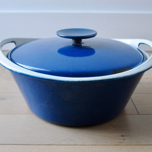 Blue Enameled Cast Iron Pot with Lid Casserole Dutch Oven Enamelware