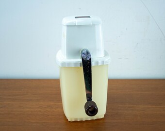 Swing-a-way Vintage Manual Ice Crusher, White Good Cond. - Etsy