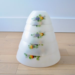 5 Beautiful bowl Arcopal Fruits de France, made in the seventies, vintage