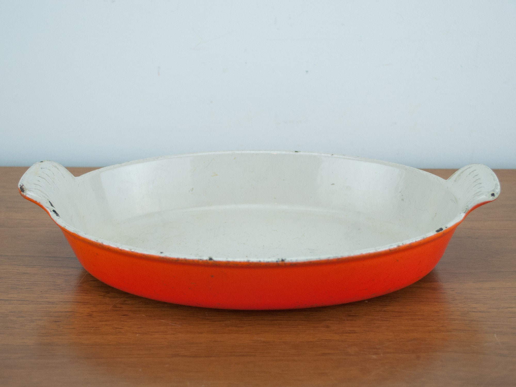 ルクルーゼ　Le Creuset 鋳鉄製のフライパン　　24cm オレンジ色 ルクルーゼLe Creuset 鋳鉄製のフライパン24cm オレンジ色
