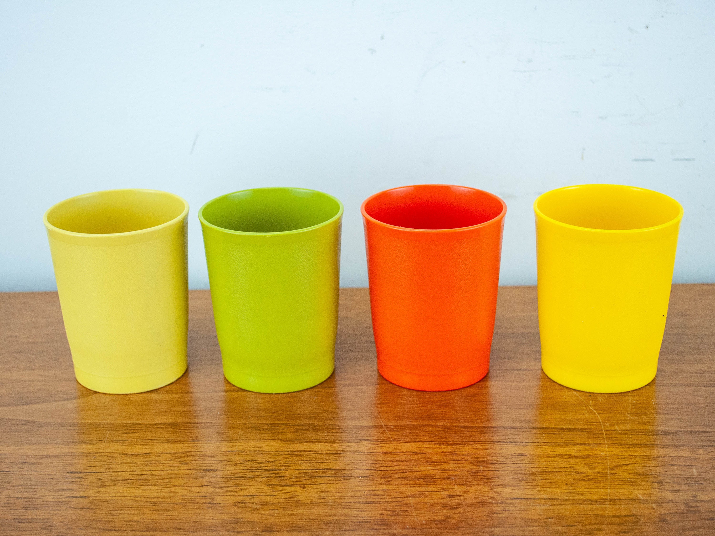 Années 1970, Tupperware, Orange, Pichet isotherme, Capacité 1 litre, Pique-nique, Repas d'été, Camping - France
