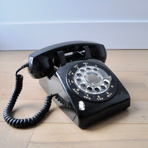 Vintage black Rotary Telephone, 1970's phone - made In Canada Home Decor
