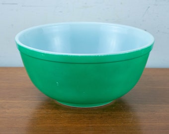 Vintage Pyrex Mixing Bowl green 403, made in USA