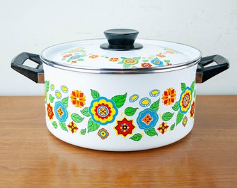 Vintage Email saucepan casserole dish with Lid - flower pattern