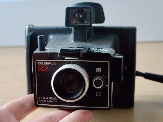 POLAROID    カメラ ポラロイド カラーパック 82 カメラ - Etsy 日本