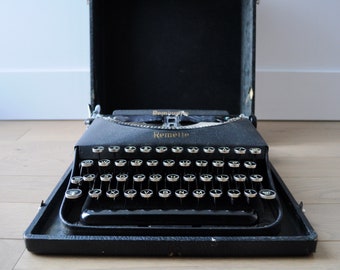 Working typewriter Remington Remette vintage manual typewriter