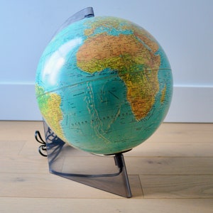 90er Jahre Vintage 12 Zoll beleuchteter Erdglobus von Scan Globe – hergestellt in Dänemark – auf Französisch