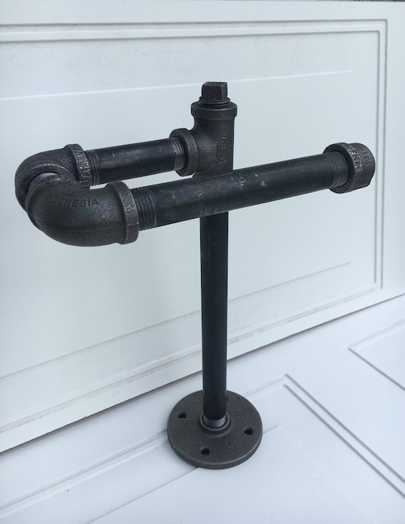 Industrial Towel Holder / Towel Holder/Bathroom Towel/Barn Pipe / Pipe Door Handle /Industrial Decor / SteamPunk pipe / Country Home Decor