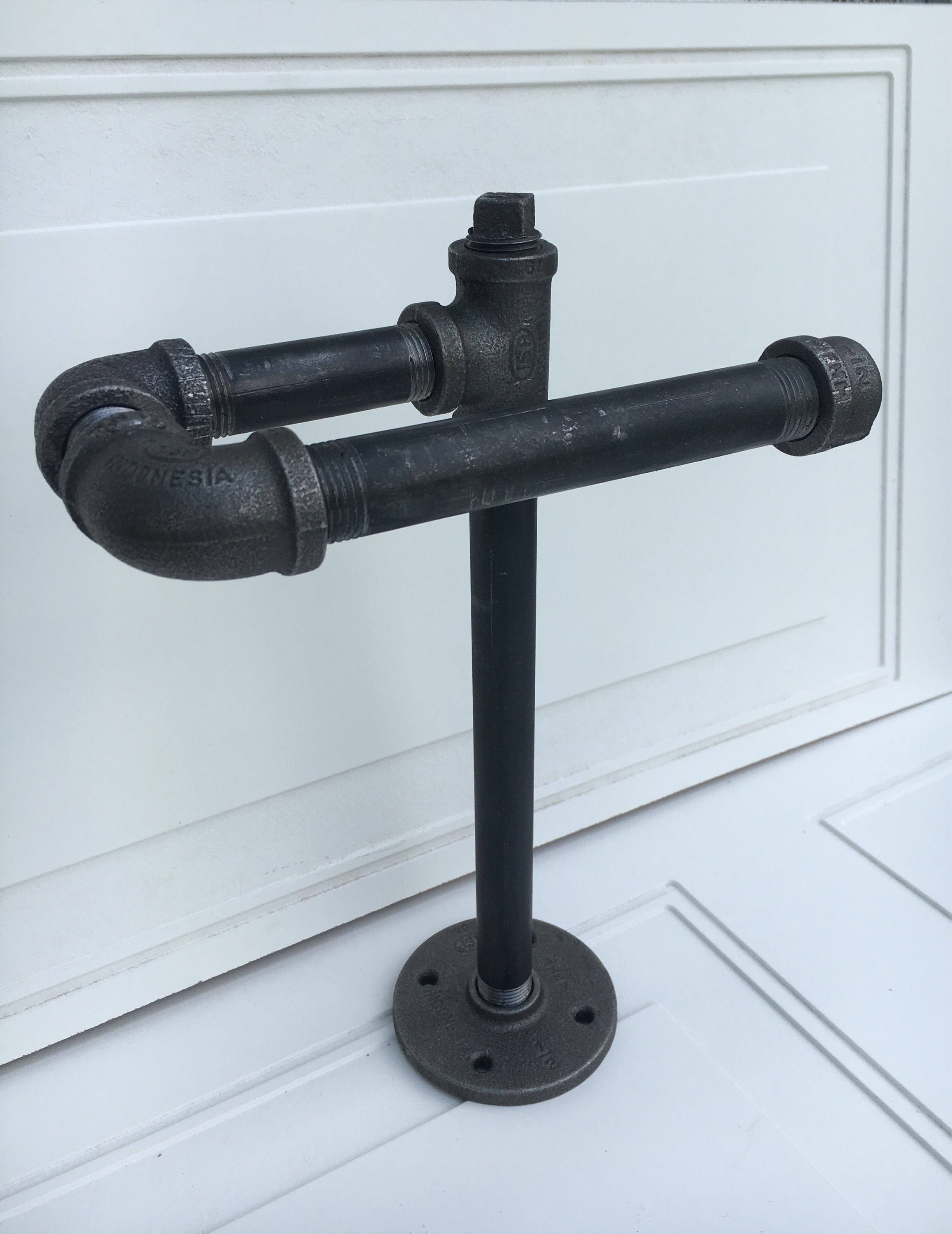 Industrial Towel Holder / Towel Holder/Bathroom Towel/Barn Pipe / Pipe